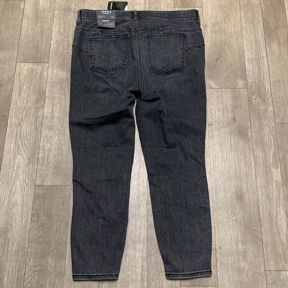 Womens NWT Torrid Bombshell Skinny‎ High Rise Super Soft Jeans - Picture 2 of 10